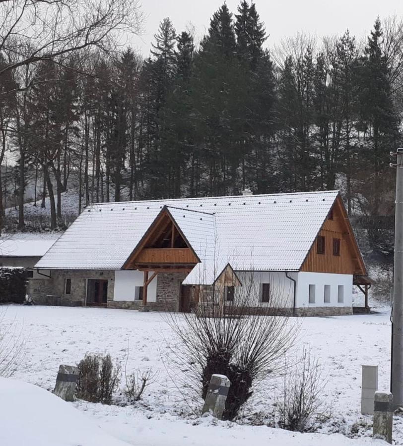 The Retreat Villa Zdarky Kültér fotó
